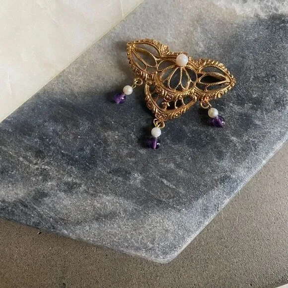 Vintage 1990’s Gold Chandelier Pin (Costume) - Picture 2 of 9